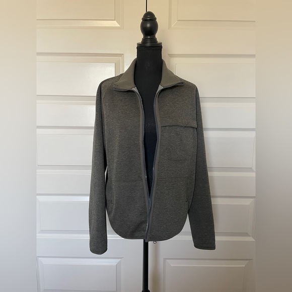 Woolrich Men's green zip-up jacket with hand pockets, chest pocket Size Medium - Picture 16 of 16